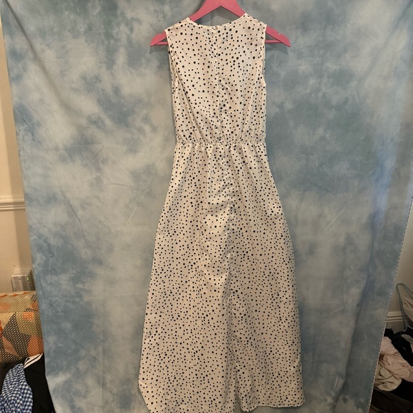 White and black polka dot maxi dress - Picture 5 of 8